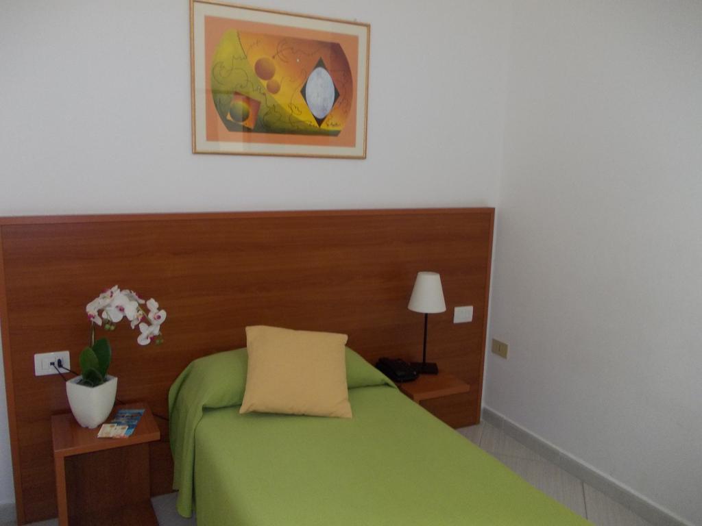 Hotel Solaria Rodi Garganico Kültér fotó