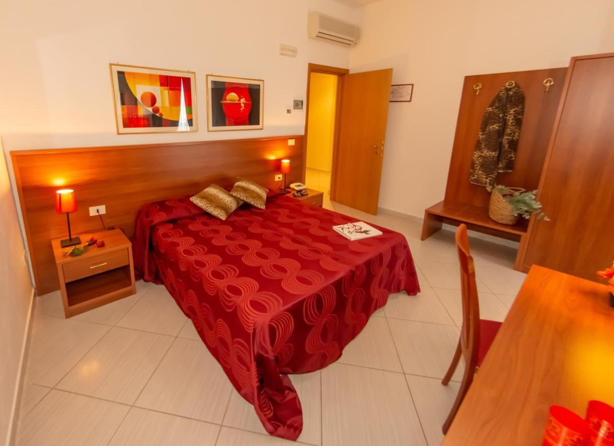 Hotel Solaria Rodi Garganico Kültér fotó