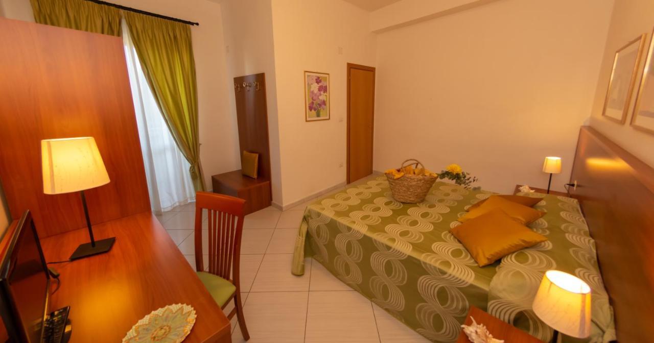 Hotel Solaria Rodi Garganico Kültér fotó