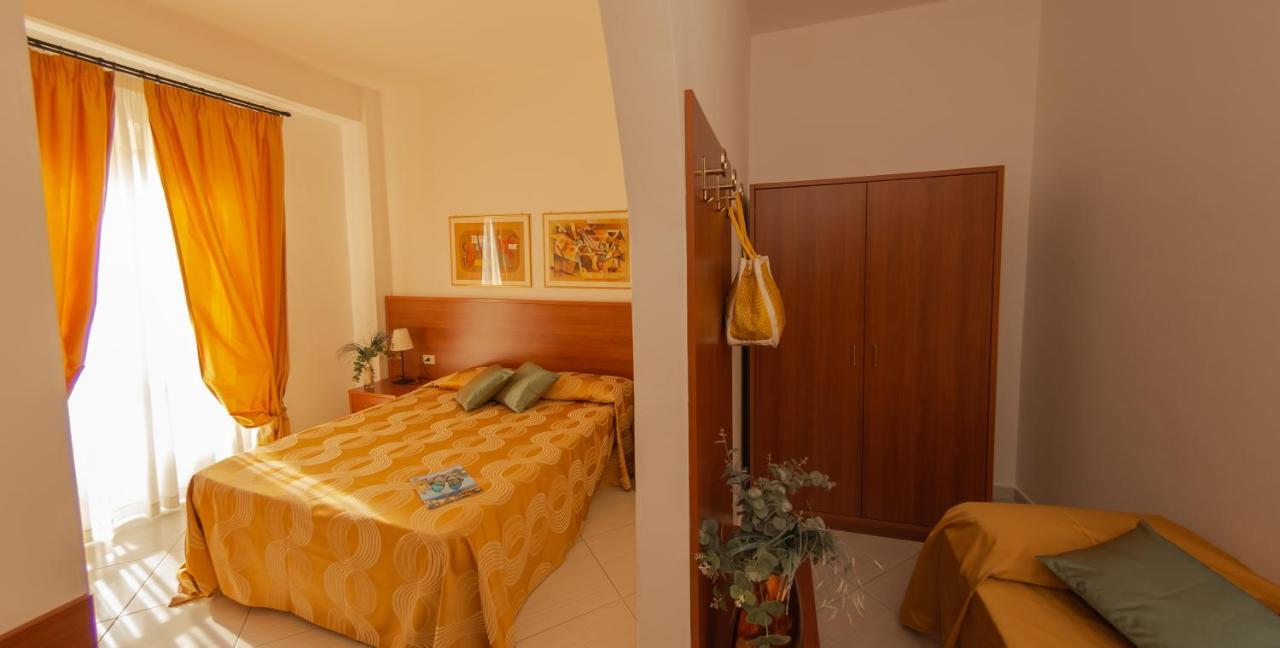 Hotel Solaria Rodi Garganico Kültér fotó