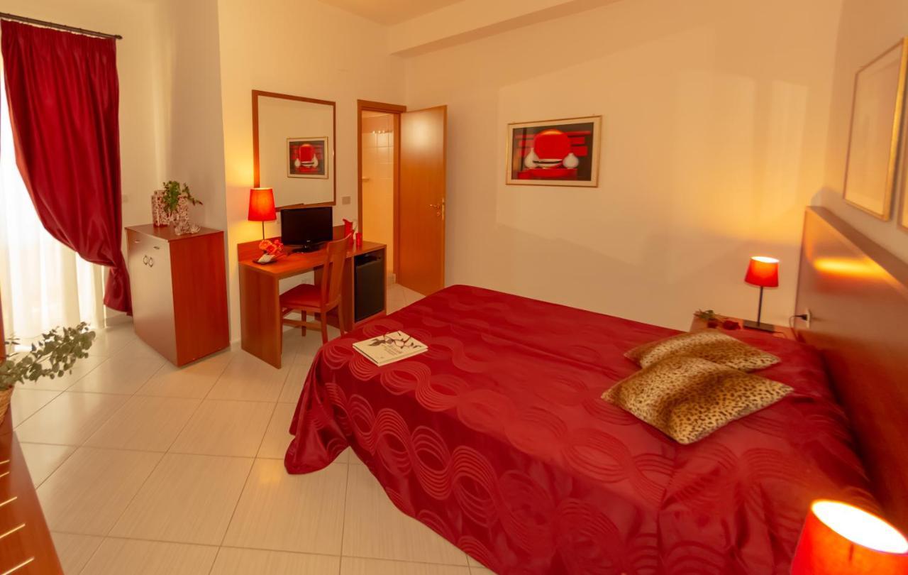 Hotel Solaria Rodi Garganico Kültér fotó