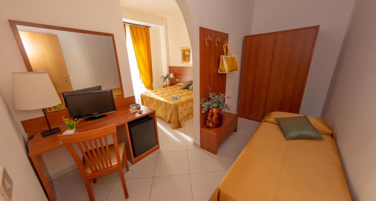 Hotel Solaria Rodi Garganico Kültér fotó