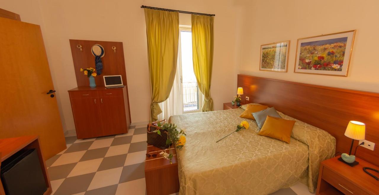 Hotel Solaria Rodi Garganico Kültér fotó