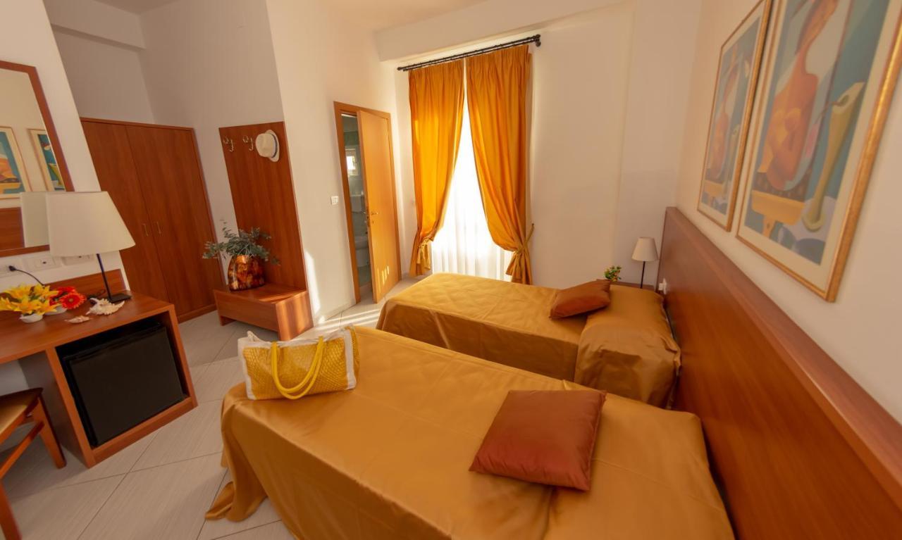 Hotel Solaria Rodi Garganico Kültér fotó