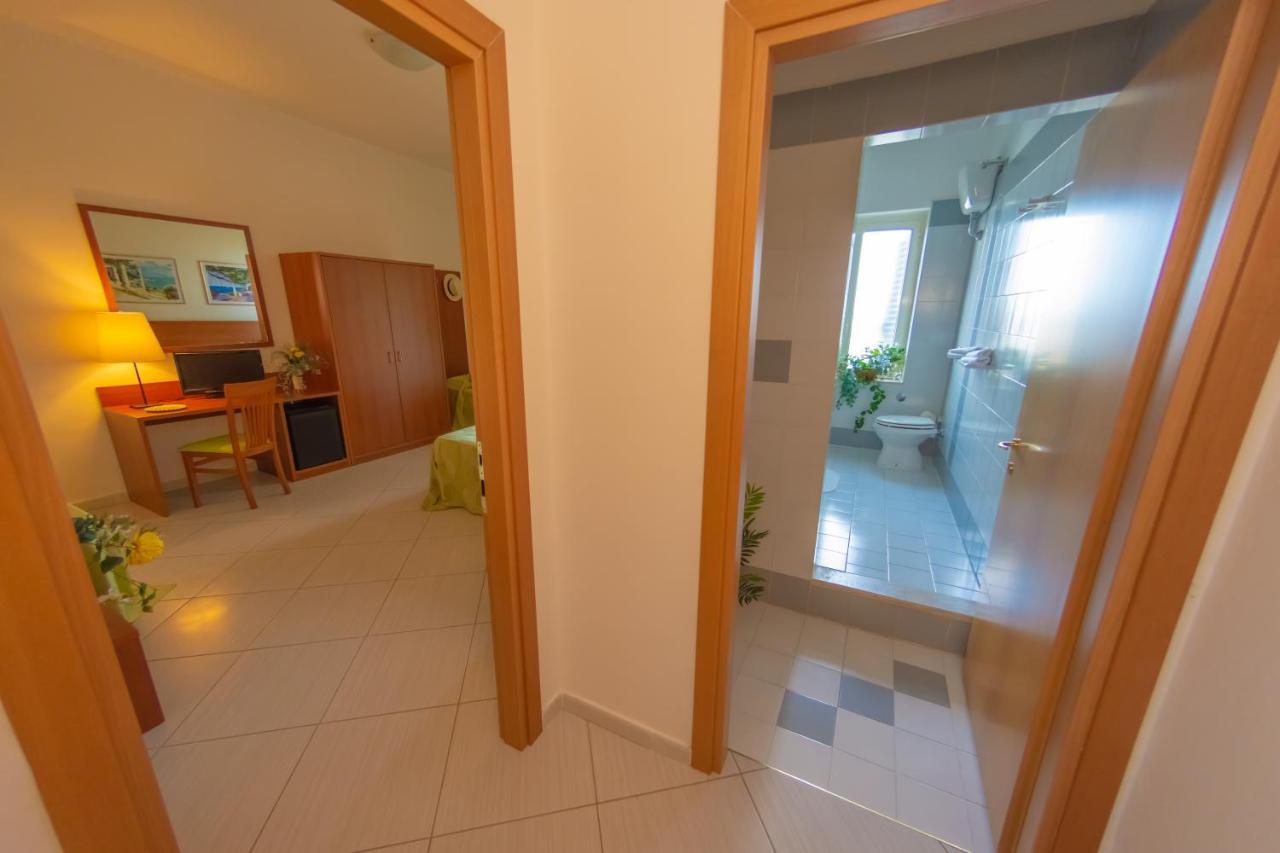 Hotel Solaria Rodi Garganico Kültér fotó